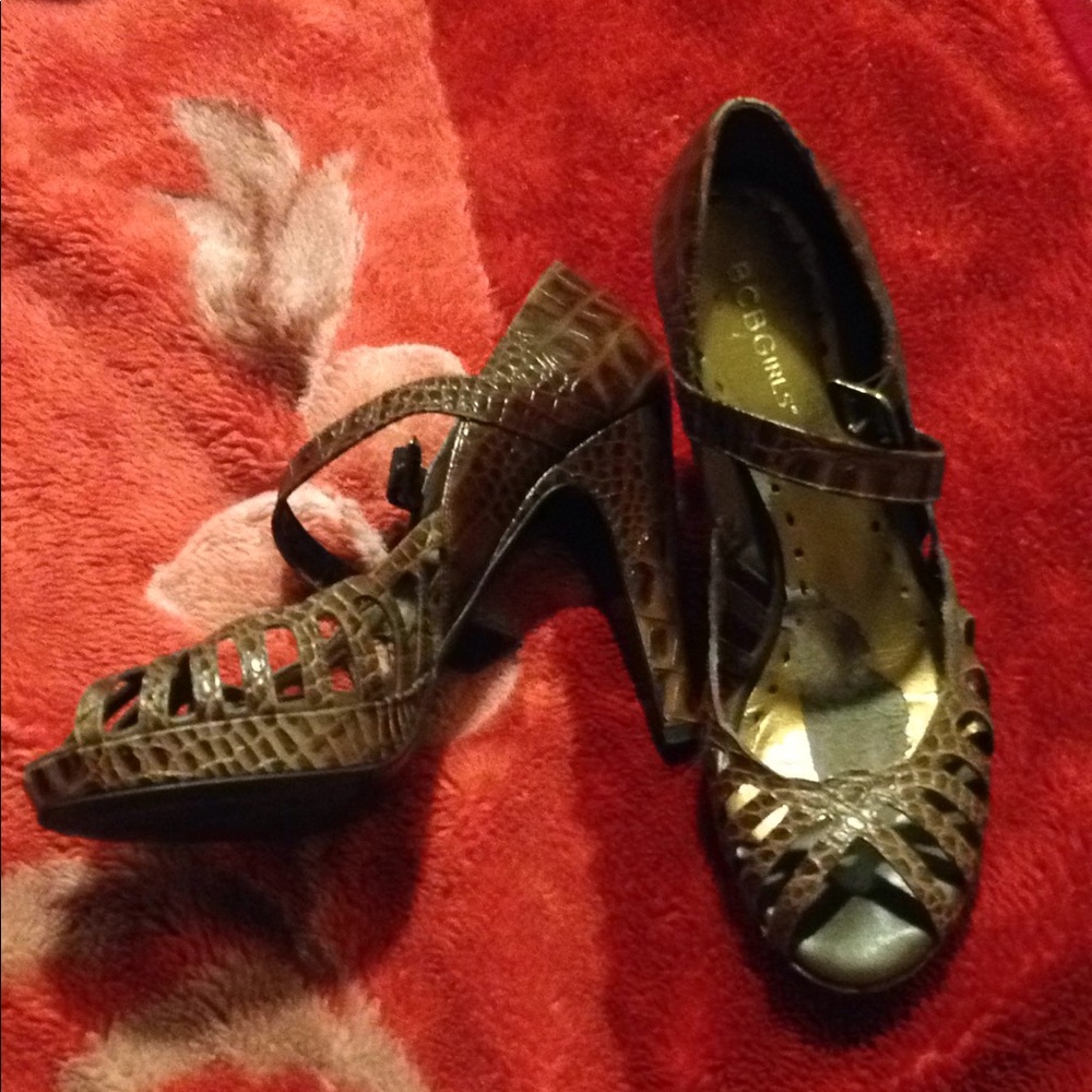 Heels - Picture 2 of 2